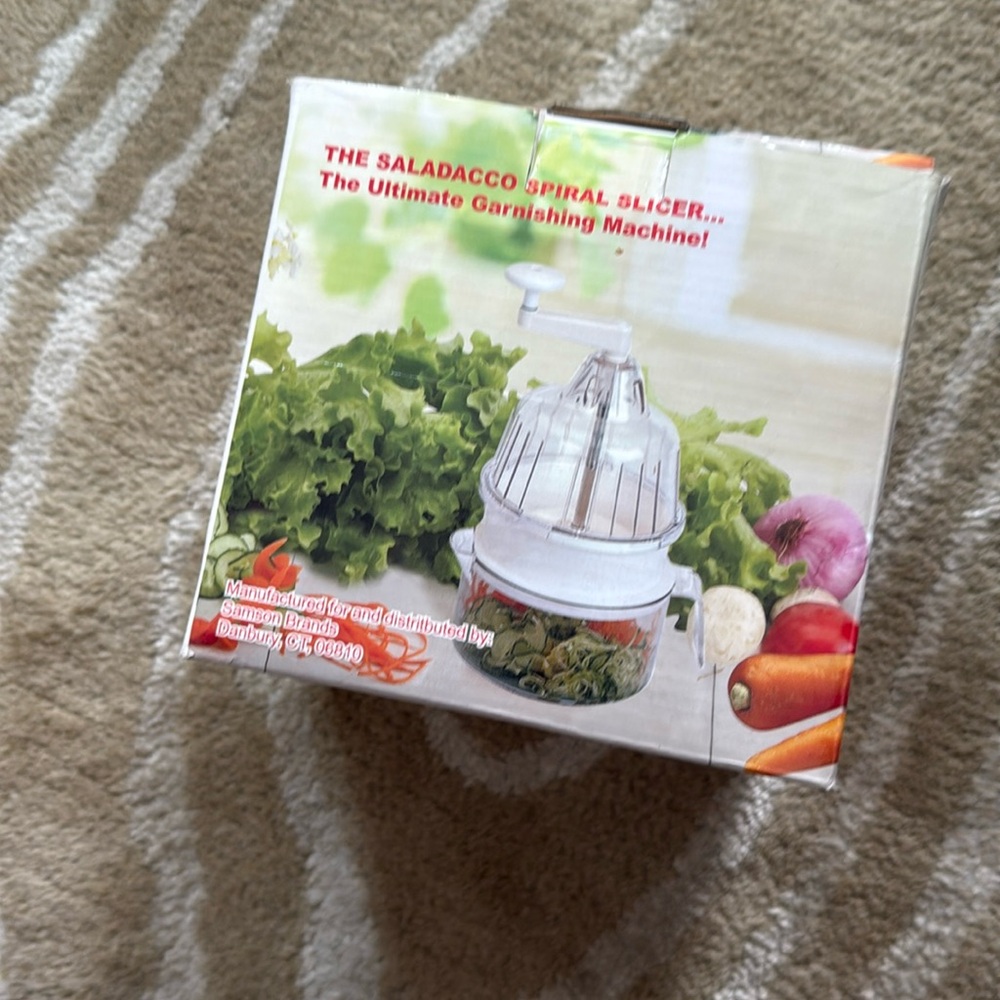 NIB saladacco spiral slicer for veggies $39